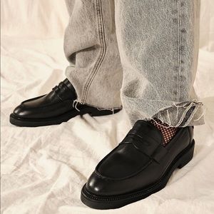 New Vagabond Black Loafers